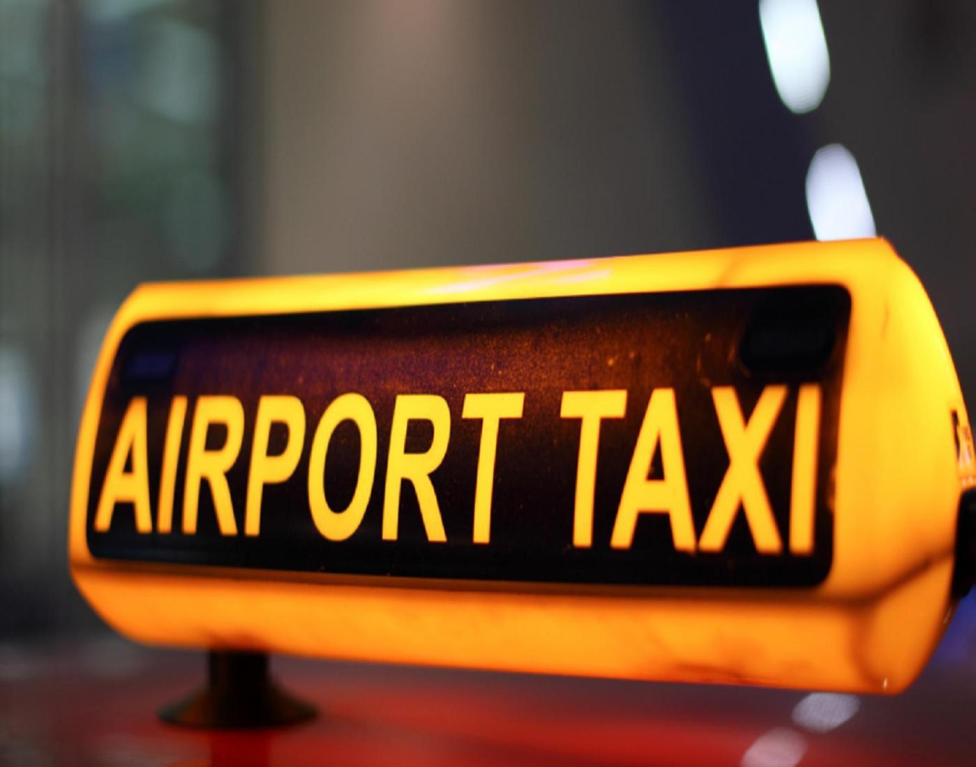 Neon Near Delhi International Airport By Gross Group 4*
