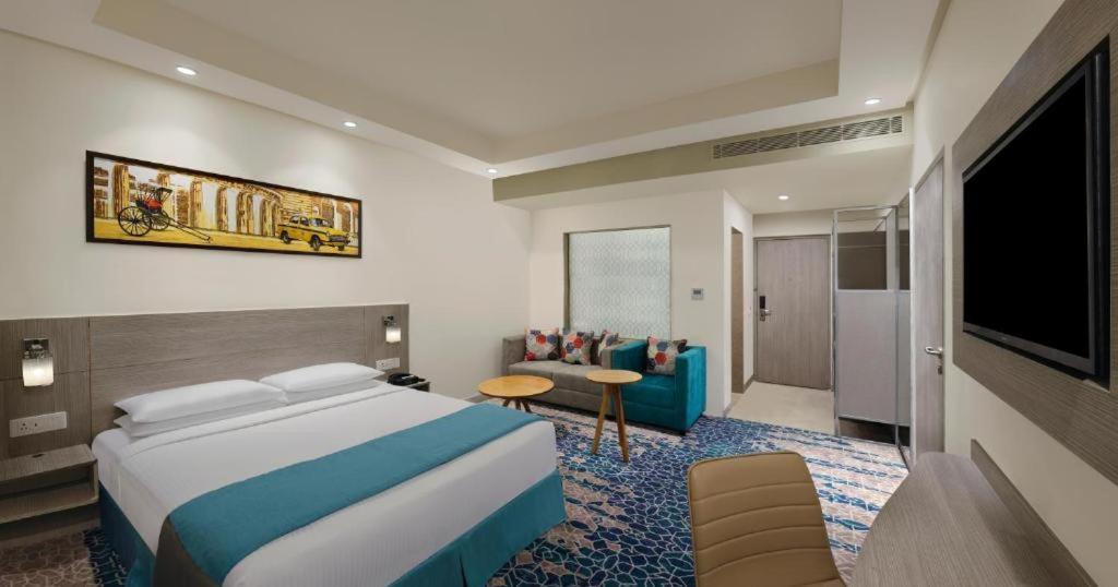 Hotel Neon Near Delhi International Airport By Gross Group