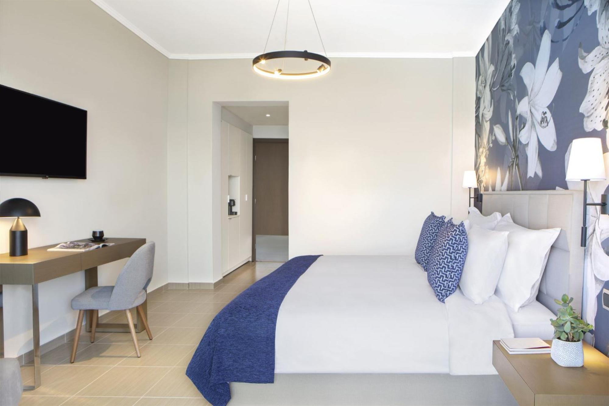 Hotel Neon Near Delhi International Airport By Gross Group 4*